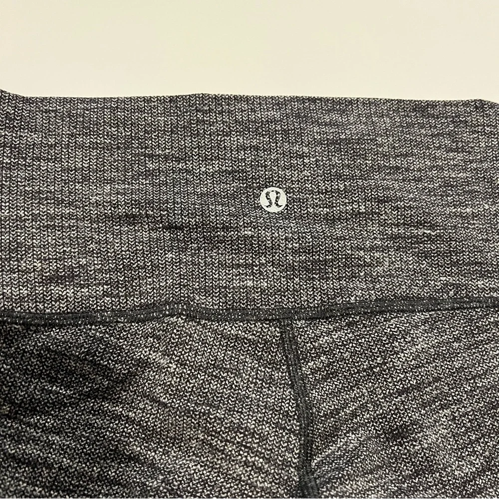 NEW Lululemon Wunder Under Crop Gray Leggings Size 6 - Picture 7 of 9